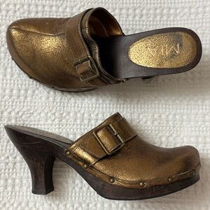 Vintage Mia Y2K Brown Metallic Gold Leather Studded Clogs Size 10 Chunky Buckle